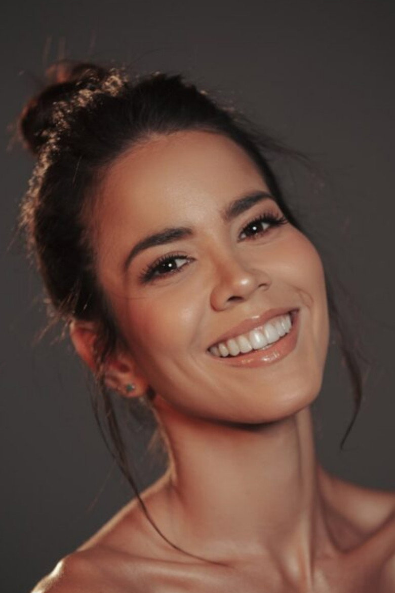 Laura de León photo 2