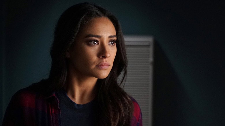 Still from Pretty Little Liars - Season 7 Episode 2