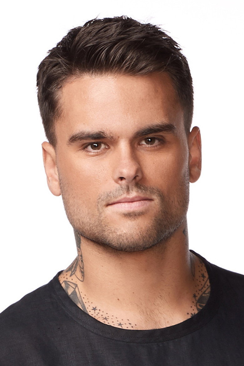 Mathieu Nantais portrait