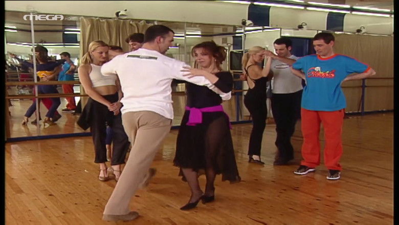 Still image for I love you you love me season 1 episode 26: Vradu stin krevatokamara, Mathimata horou, Sto parko