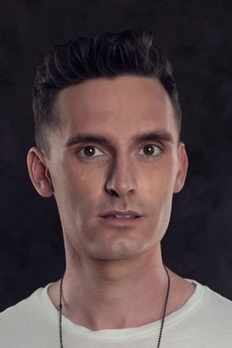 Ảnh James Cottriall