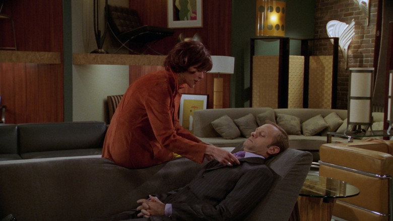 Still from Frasier - Season 11 Episode 4