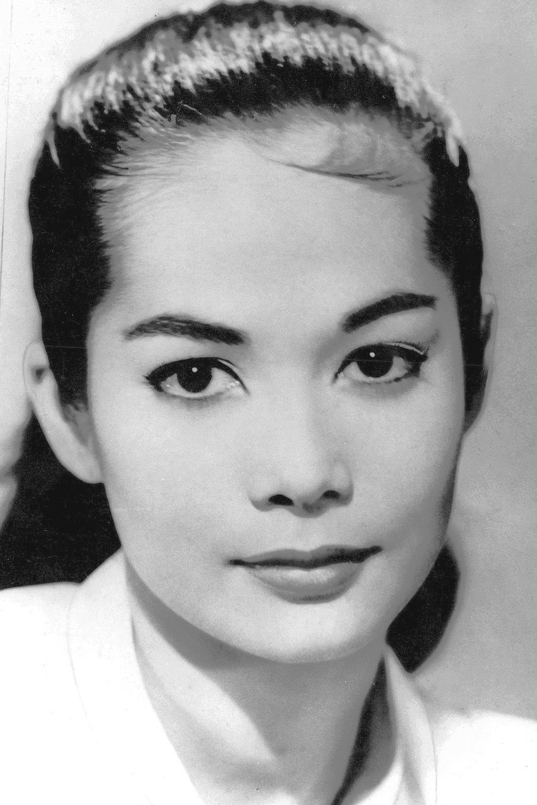 Nancy Kwan photo 9
