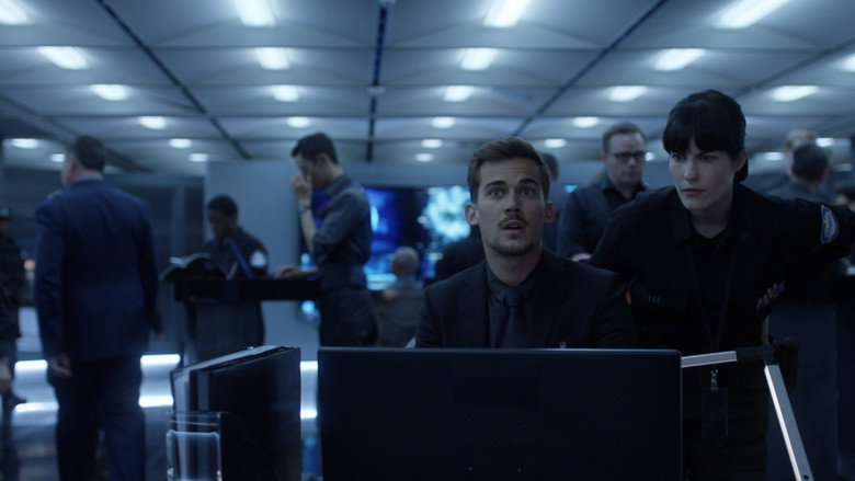 Still from Zoo - Season 3 Episode 8