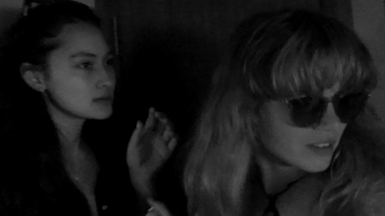 Image d'arrière-plan 3 du film je suis coincé à la dérive