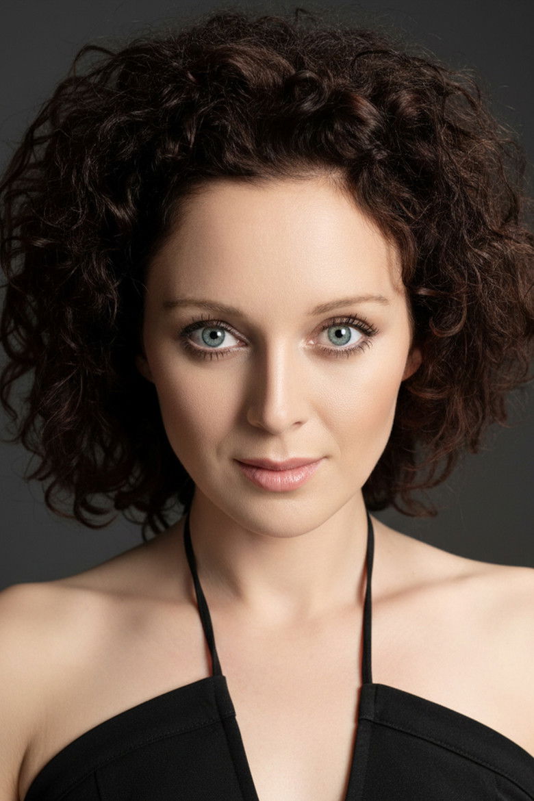 Mine Yaşar portrait image