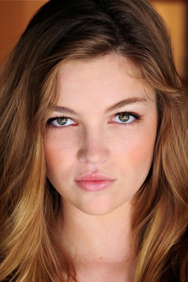 Lili Simmons photo 5