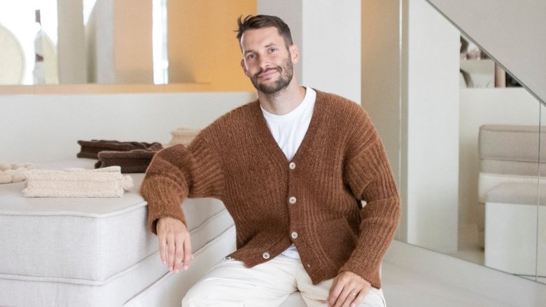 Jacquemus, le prince soleil main backdrop