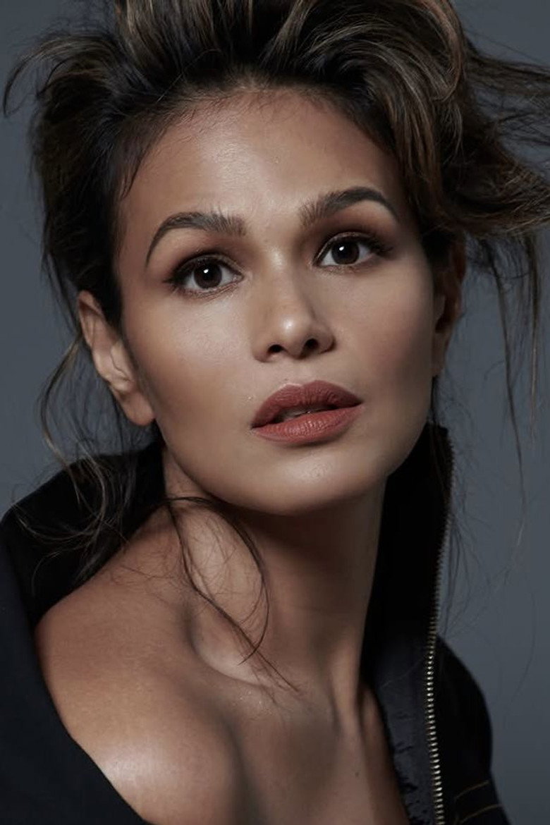 Iza Calzado photo 2
