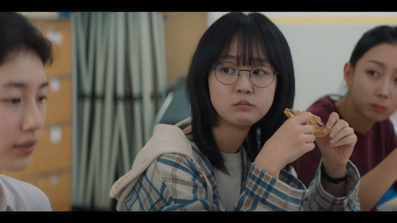 Still from Anna - Season 1 Episode 1