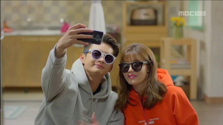 Still from Shopaholic Louis - Season 1 Episode 14