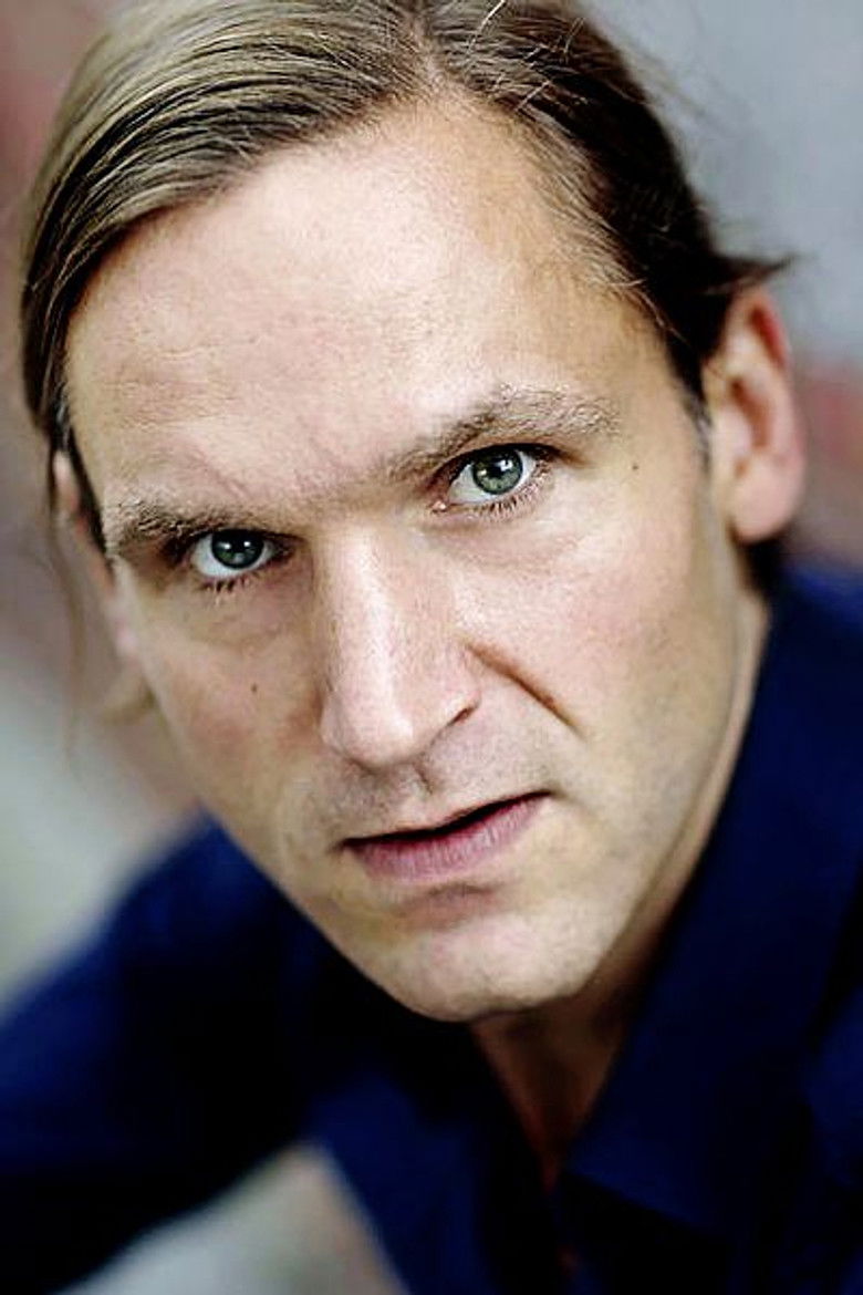 Felix Ströbel portrait image