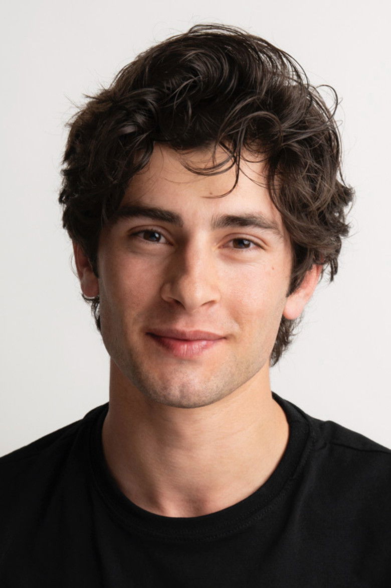 İzzet Yüksek portrait image