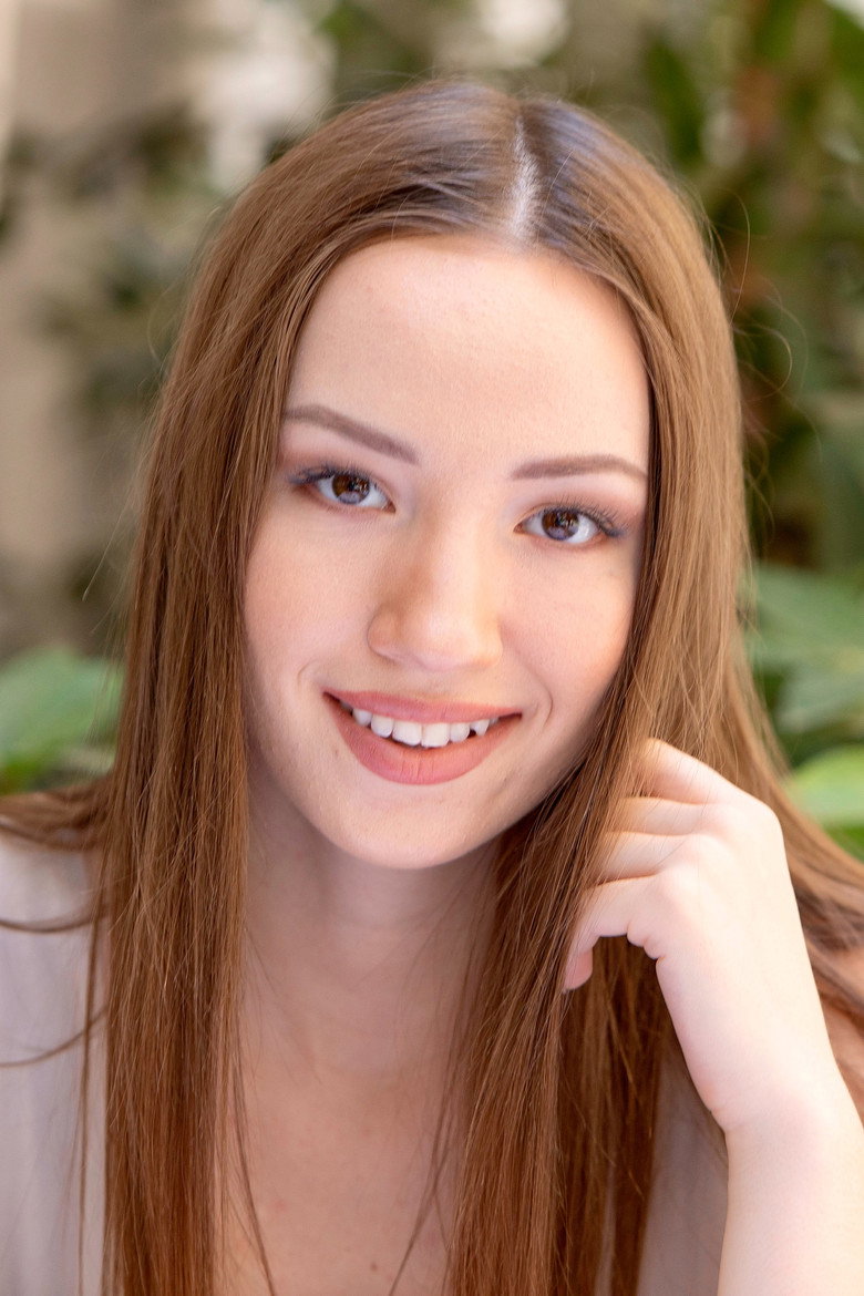 Kate Quinn photo