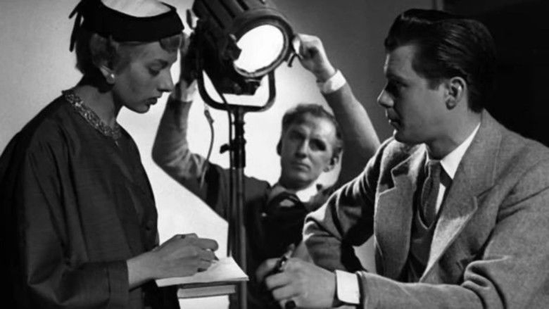 Image d'arrière-plan 1 du film The Private Dirk Bogarde