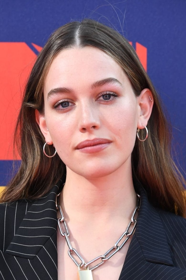 Victoria Pedretti photo 2