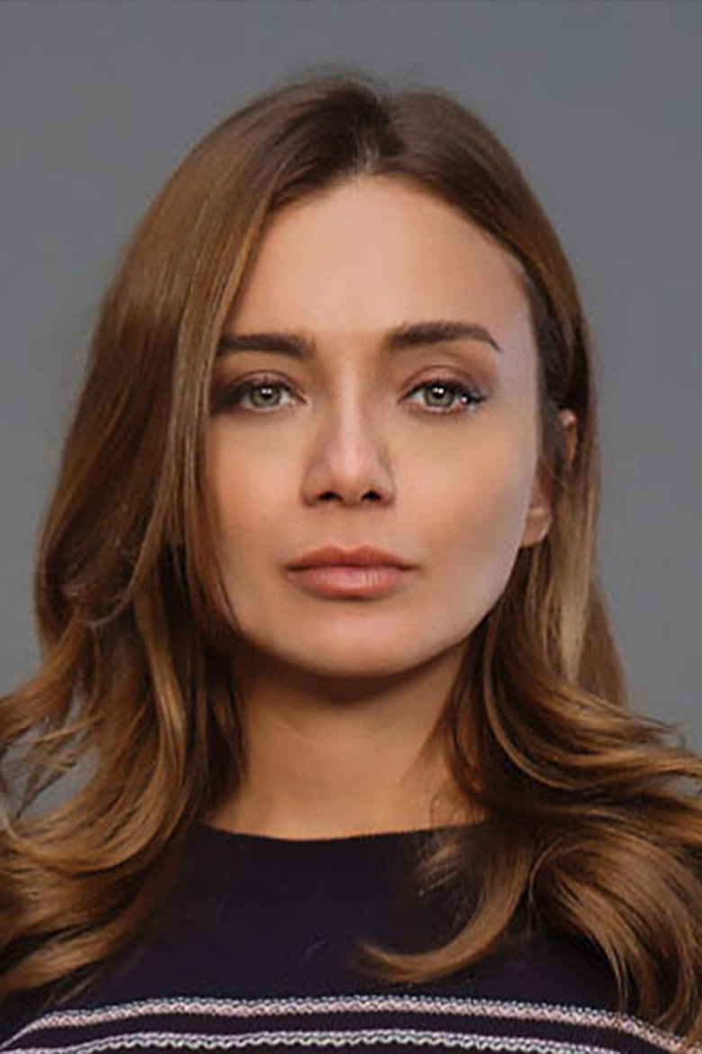 Damla Sönmez photo 12
