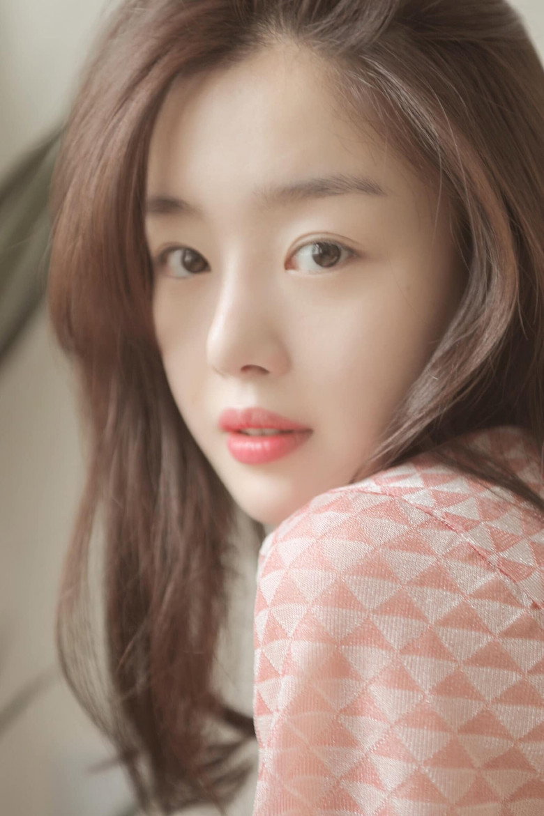 Han Seon-hwa photo 3