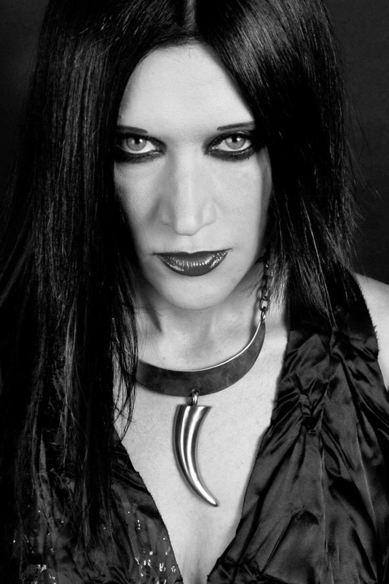 LINDA portrait