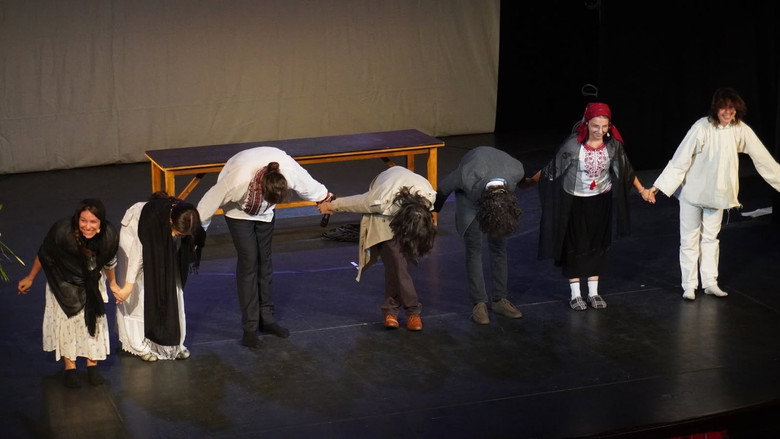 The Moromete Family still 5