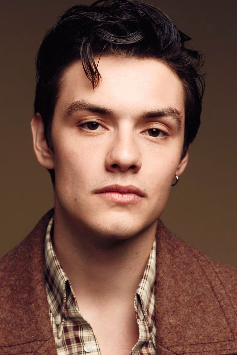 Louis Partridge photo 5
