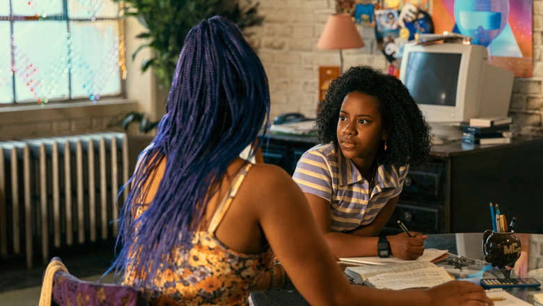 Still from Paper Girls - Season 1 Episode 6