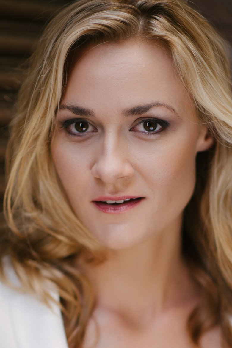 Julia Billington photo 2