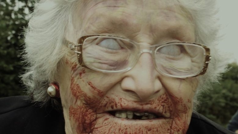 Regarder Granny of the Dead complet