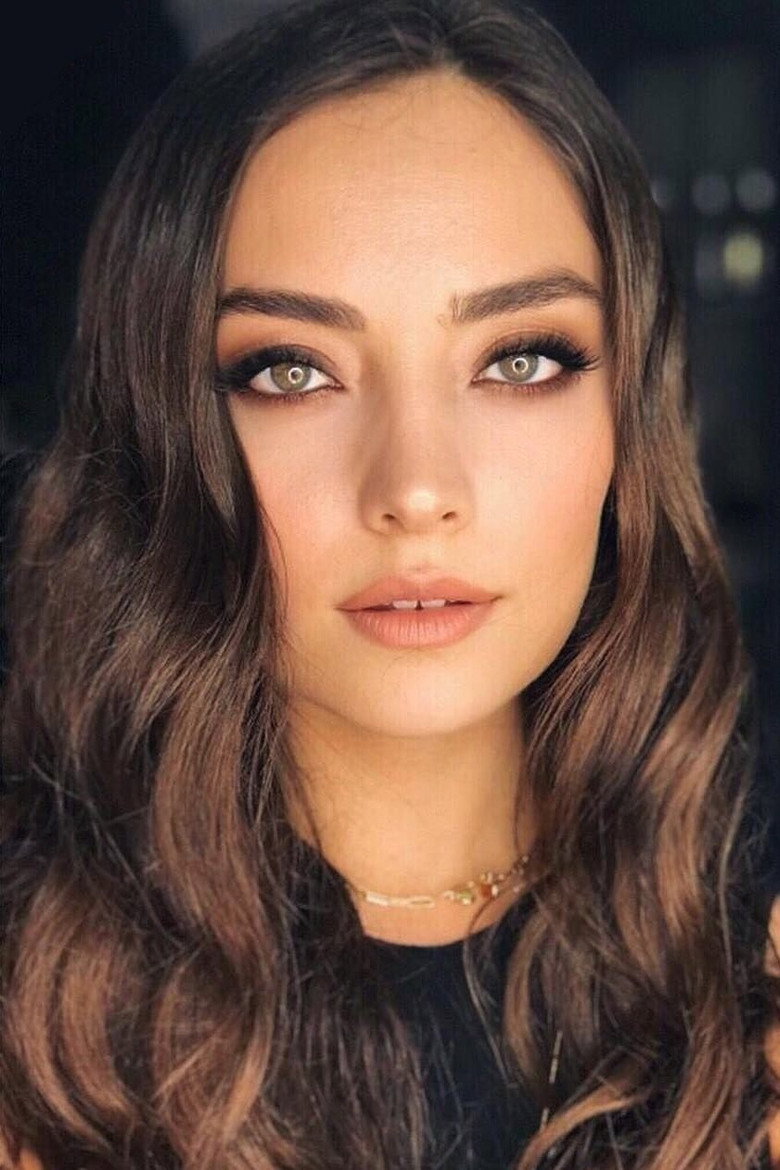 Zeynep Tuğçe Bayat photo 2