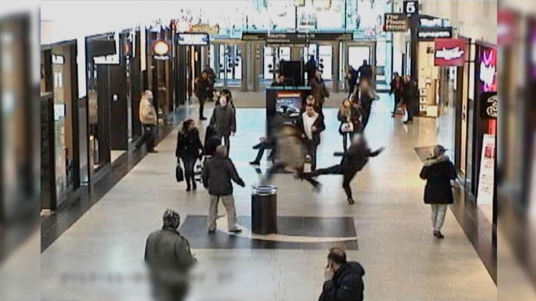 Still image for Fångat på polisens kamera season 1 episode 10: Caught up in Kista Still image for Fångat på polisens kamera season 1 episode 10: Caught up in Kista