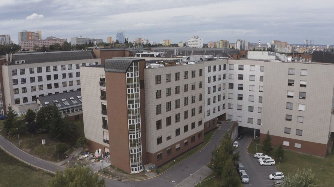 IKEM: Jak se zachraňují životy, které ještě nemusí skončit poster