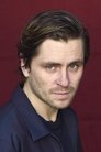 Sverrir Gudnason es Mikael Blomkvist