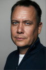 Shawn Hawthorne isOfficer Joe