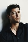 Kyle Chandler isHarge Aird