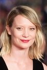 Mia Wasikowska isEdith Cushing