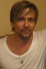 Sean Patrick Flanery isBobby Dagen