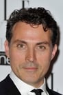 Rufus Sewell isSidney Luft