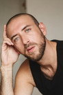 актер Simon Davalos