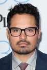 Michael Peña isTerence Mendoza