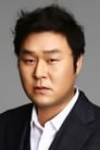 Yoon Kyung-ho isMo Tae-Kang's secretary