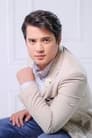 Geoff Eigenmann isDennis