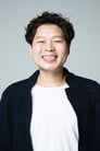 Yoo Jae-myung isSenior Police Officer Hong