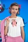 Grace VanderWaal isSusan 