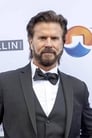 Lorenzo Lamas isReggie