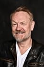Jared Harris isCaptain Mike
