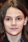 Dafne Keen isLaura