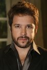Murilo Benício isLeonardo de Barros Mota (Léo)