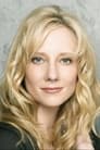 Anne Heche isDr Quinn Brody