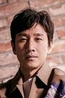 Lee Sun-kyun isMoon-ho Jang