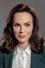 Erin Cahill isKelly